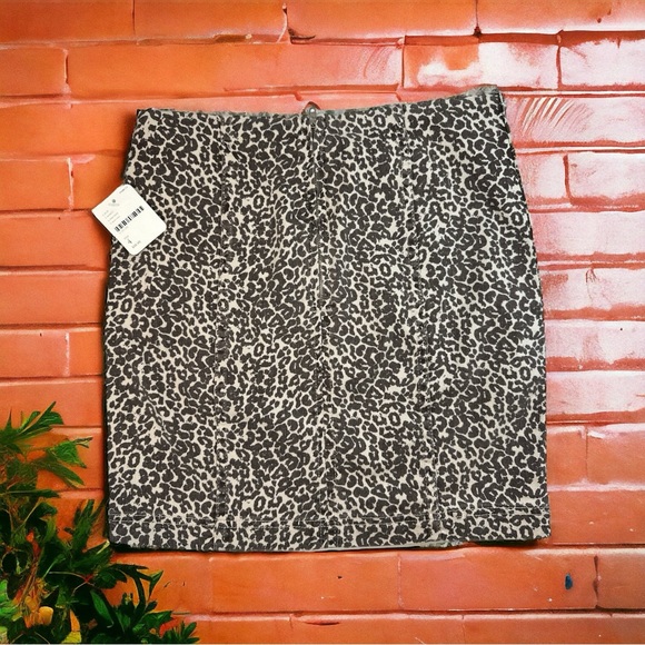 Free People Modern Femme Leopard Print Denim Zippered Mini Skirt Size 4 NWT - Picture 4 of 8